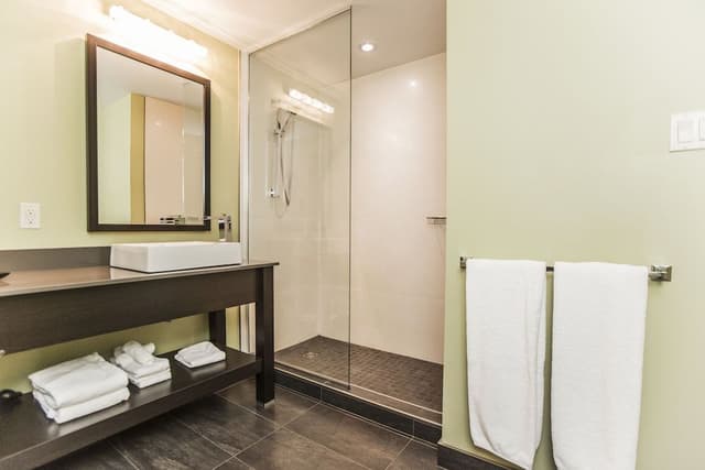 Aqua room with 1 king bed, river view