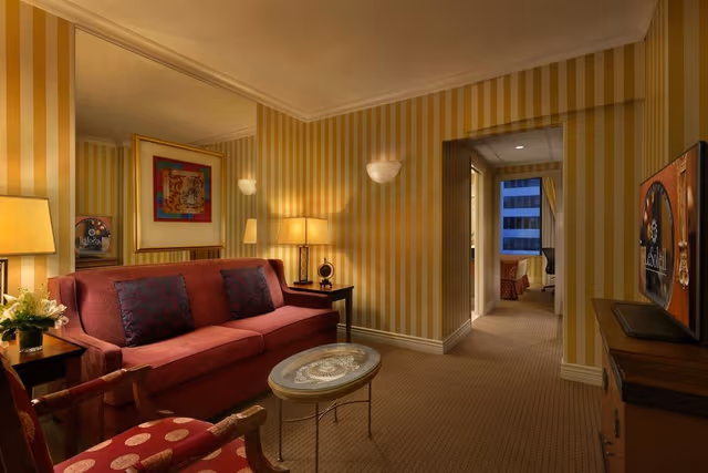 Suite, 1 Bedroom, Corner (One Queen Bed with Sofa Bed)