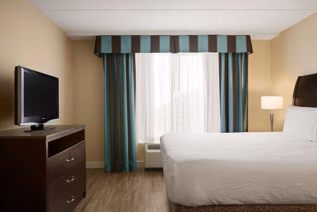 1 KING BED 1 BEDROOM SUITE