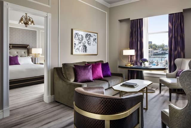 Fairmont Gold One Bedroom Suite City View 1 King