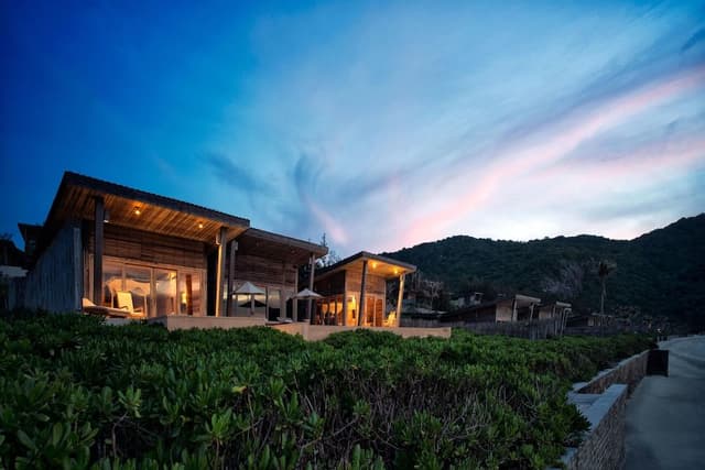 Beachfront 3-Bedroom Pool Villa