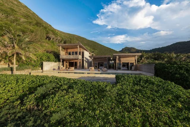 Beachfront 4-Bedroom Pool Villa