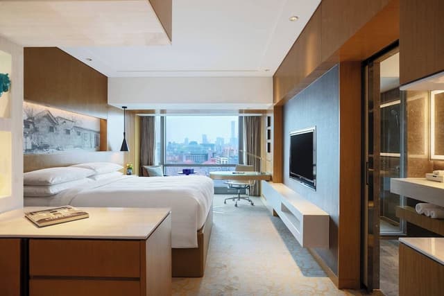 Room, 1 King Bed, City View