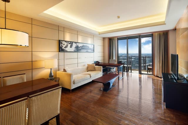 1 Bedroom Suite Balcony