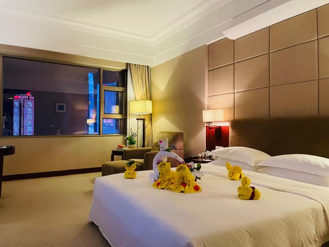 Deluxe Queen Room