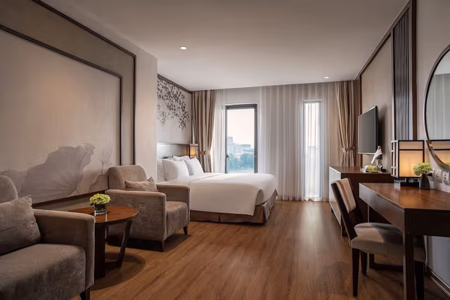 Lake View Suite