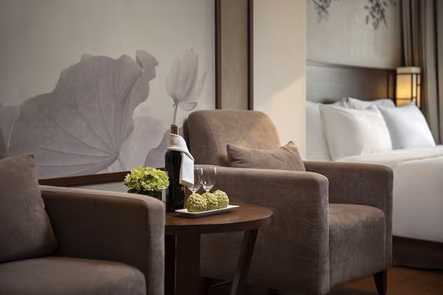 Lake View Suite