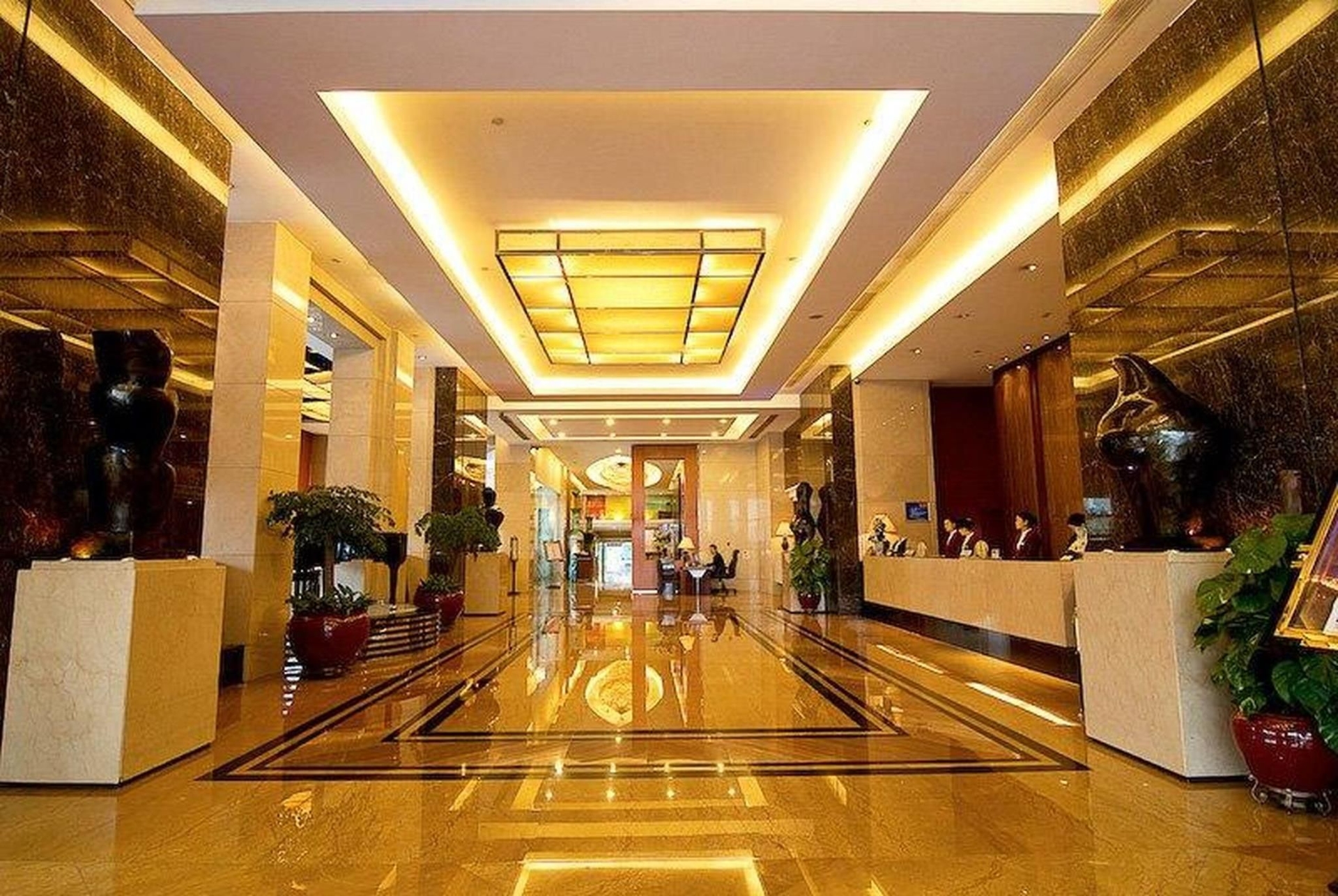 โรงแรมเมโทรโพลิแทน (Metropolitan Hotel)0