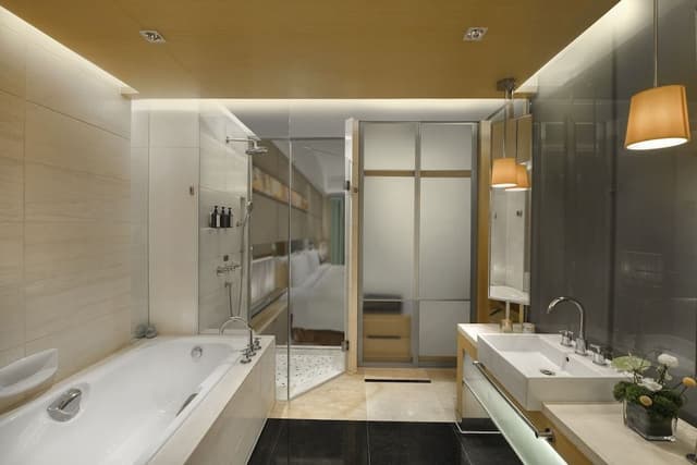 Executive Room, 1 King Bed, Balcony, Mountain View