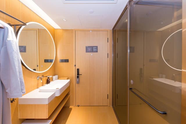Huazhu - Destress Superior Bed Room