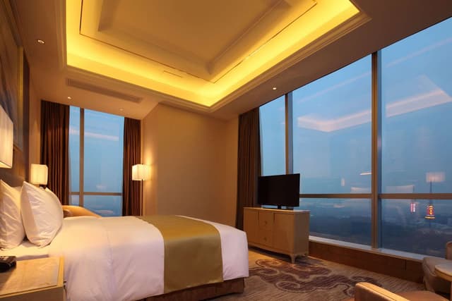 KING EXECUTIVE SUITE WITH LOUNGE ACCESS