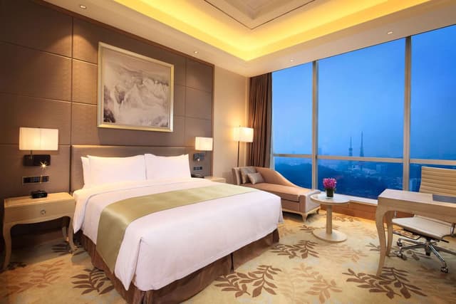 KING GUEST ROOM