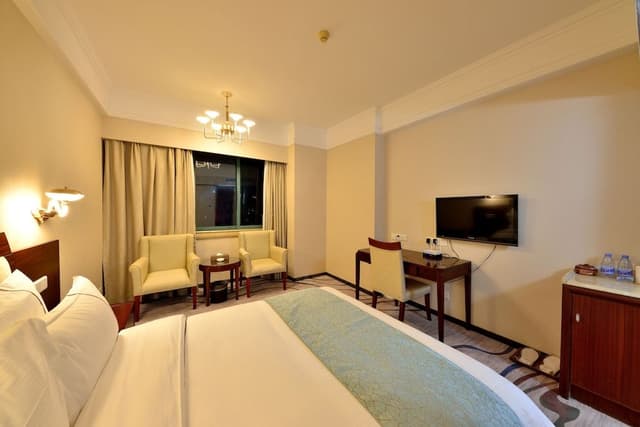 King Bed River View