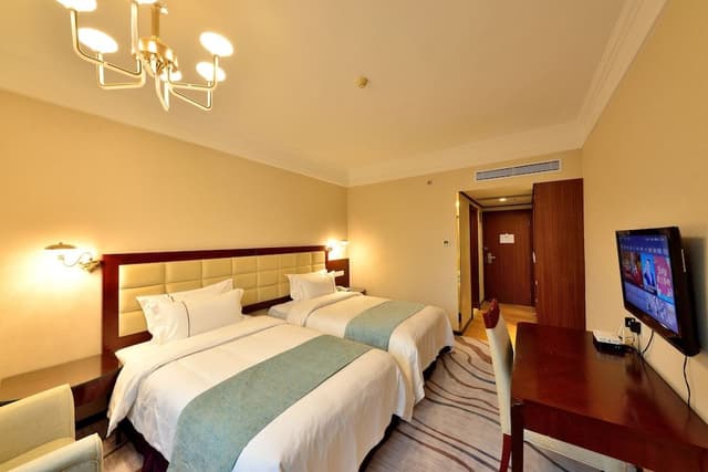 Deluxe Twin Room, City View