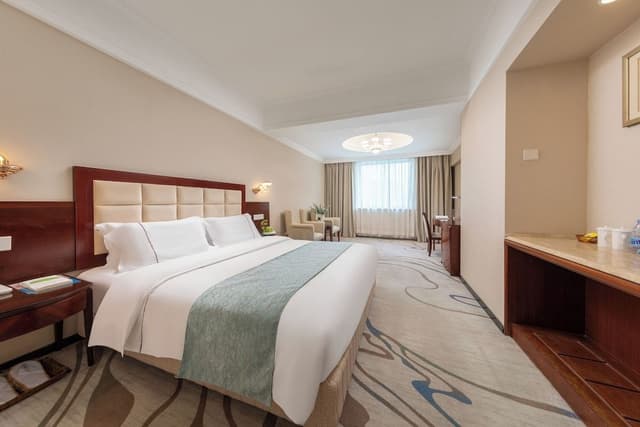 Deluxe King Bed River View