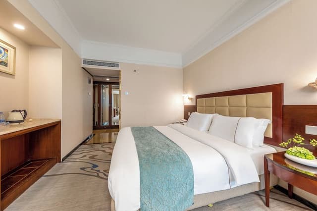 Deluxe King Bed River View