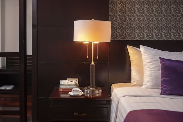 Suite (with Bathtub)