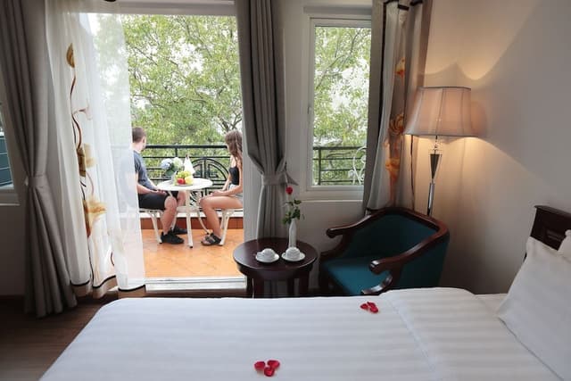 Honeymoon Room, Balcony