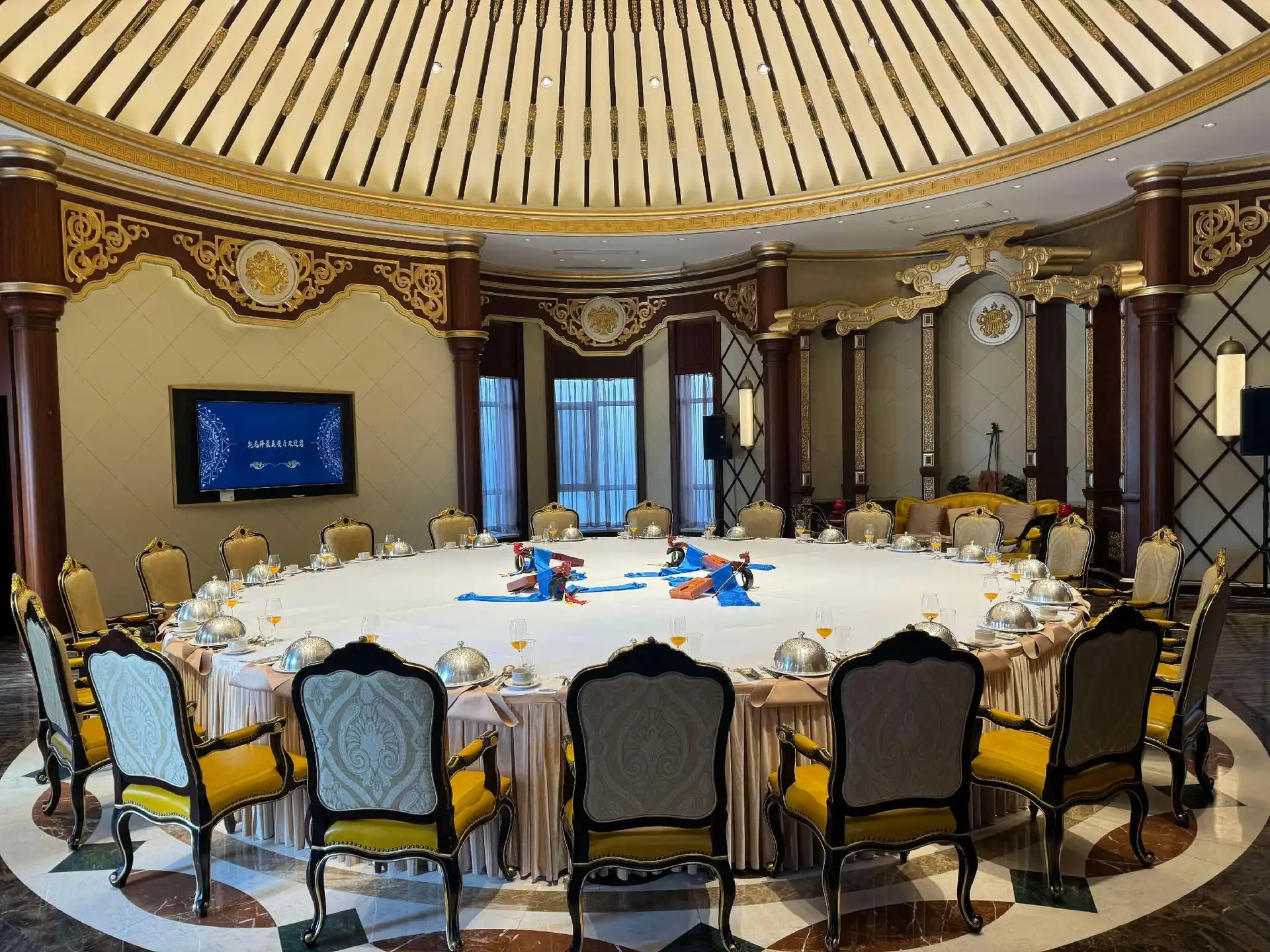 โรงแรมโฮฮอท อินเนอร์ มองโกเลีย โรงแรมโฮฮอท อินเนอร์ มองโกเลีย