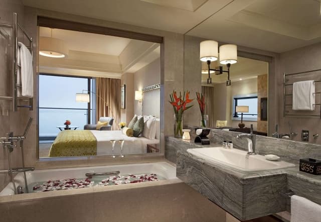 Fairmont Gold, Deluxe Room, 2 Queen Beds, Park View