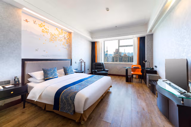 Business King Room