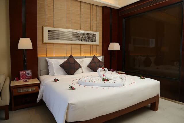 Standard Room, 1 King Bed, Smoking, City View