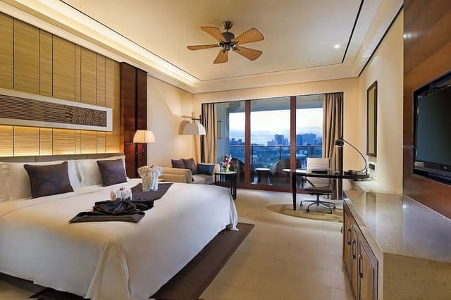 Standard Room, 1 King Bed, Smoking, City View