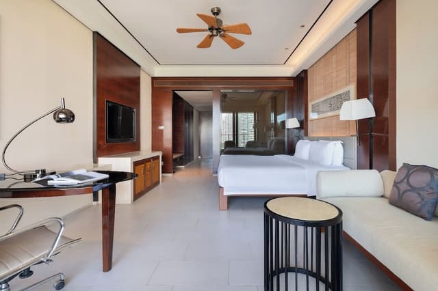 Standard Room, 1 King Bed, Smoking, City View