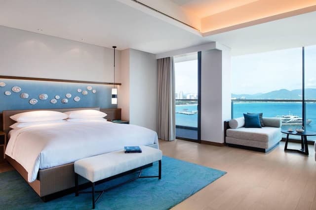 Executive Studio Suite, 1 King Bed, Balcony, Ocean View