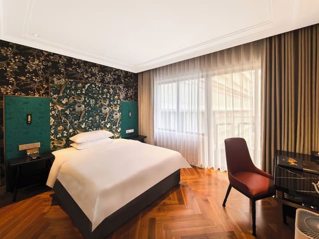 Classic Exceptional Business Room