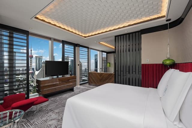 Club Suite, 1 King Bed (Pearl River View)