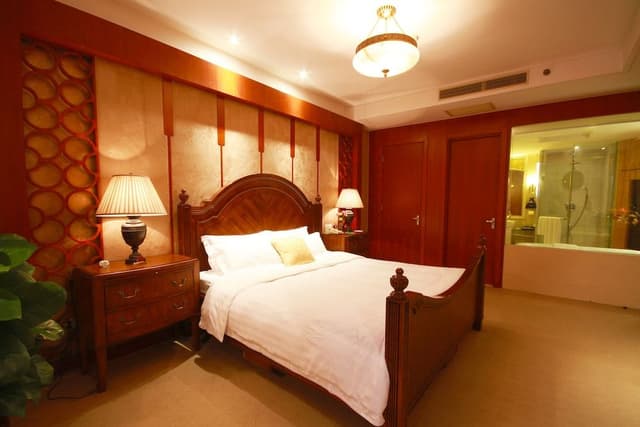 Signature Suite