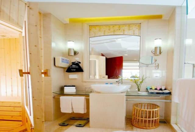 Signature Suite