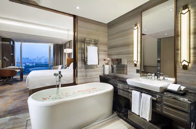 Executive Room, 1 King Bed (Executive Club)