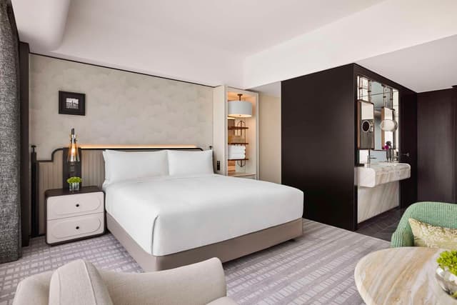 KING GUEST ROOM
