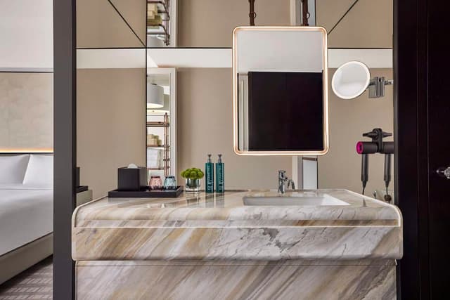 TWIN EXECUTIVE ROOM