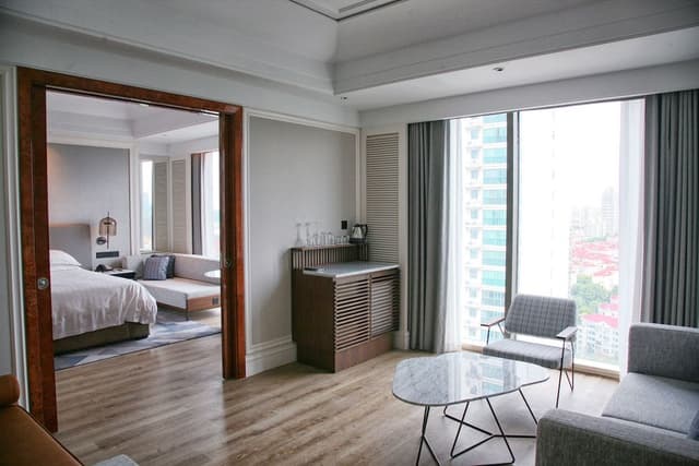 Deluxe Suite, 1 King Bed, River View
