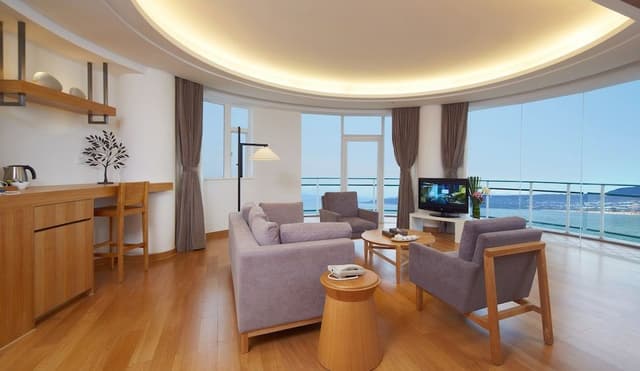 Deluxe Sea View Duplex Suite