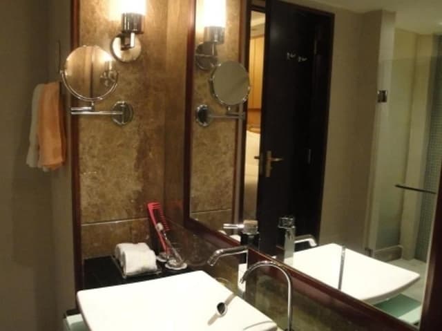 2 Single Beds Domestic Wing Non-Smoking
