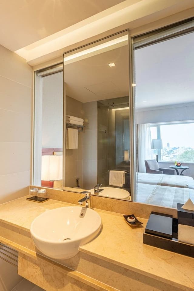 Deluxe Room, 1 King Bed