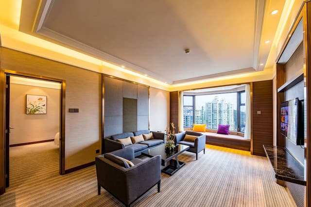 Deluxe Suite