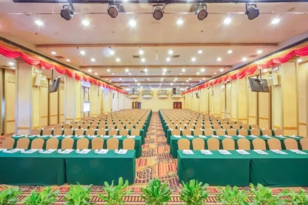 Xiamen Huaqiao1