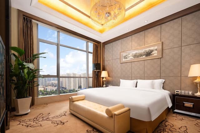 Suite, Multiple Beds (Living Dining)