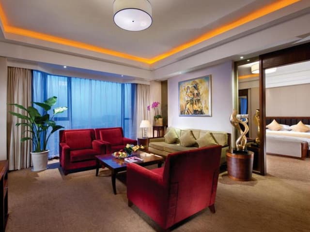 Deluxe Suite