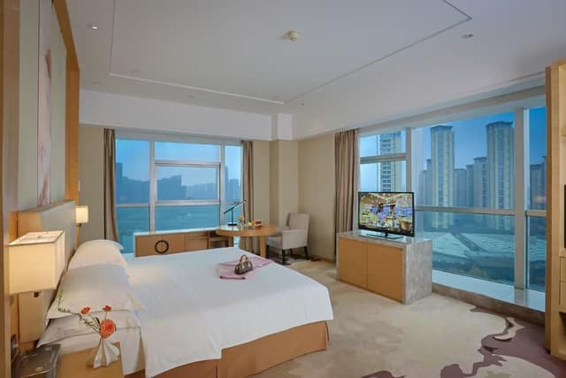 Deluxe Lake View King Room