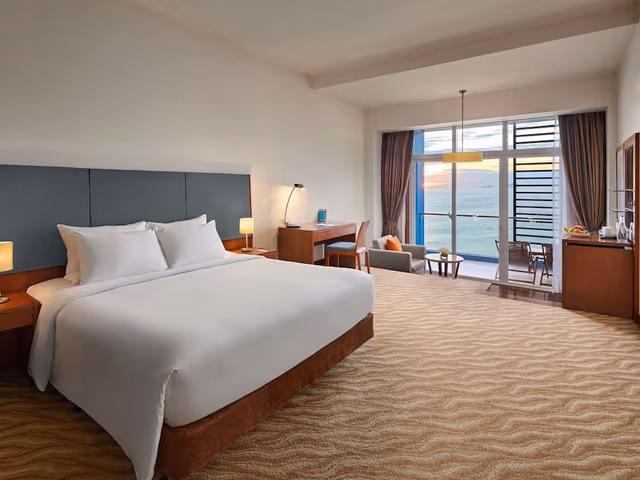 Deluxe Room, 1 King Bed