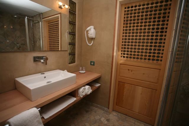 Single Room, Sea View