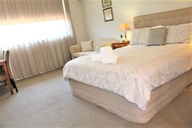 Deluxe Room, 1 Queen Bed