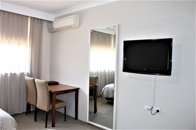 Deluxe Room, 1 Queen Bed