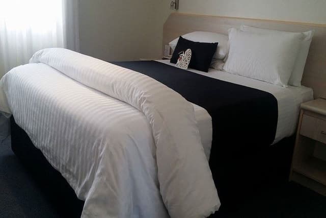 Standard Room, 1 King Bed